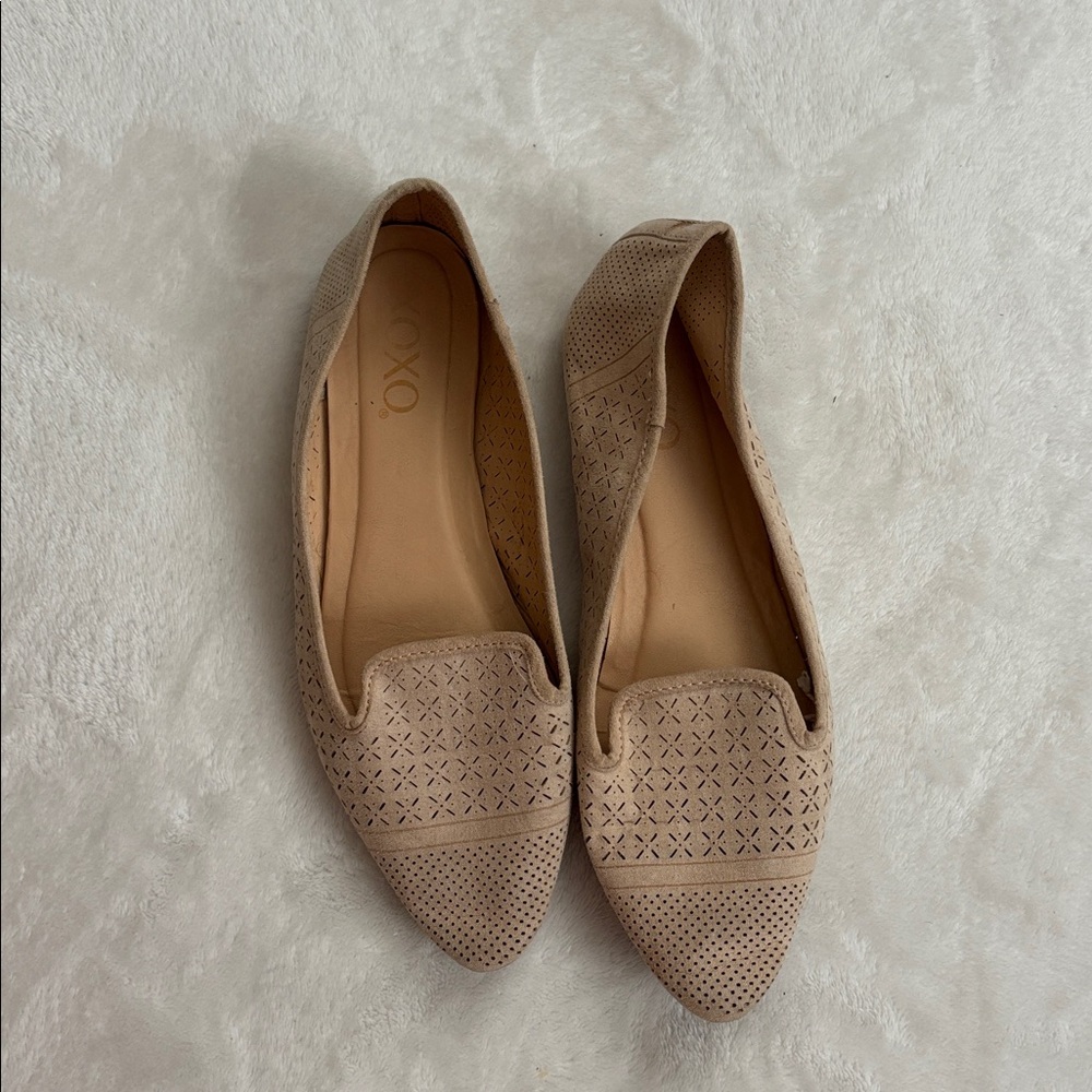 XOXO Women's Beige cut out style Flats - Picture 4 of 4
